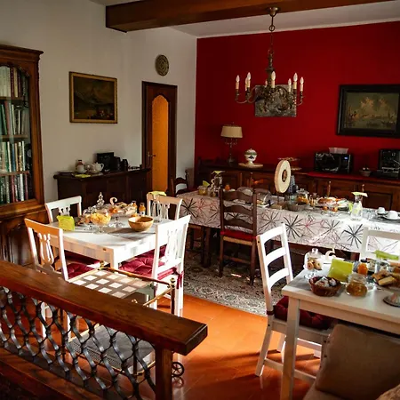 La Corte Di Lalla Oda ve Kahvaltı Rozzano